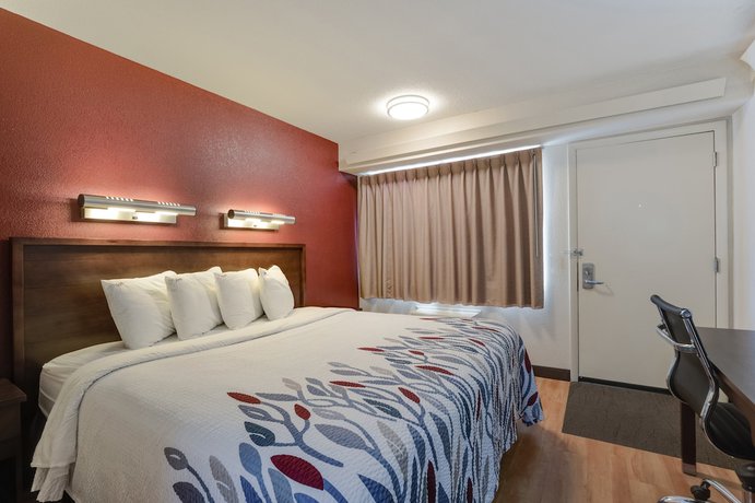 Imagen de la habitación del Hotel Super 8 by Wyndham Deerfield - Northbrook. Foto 19