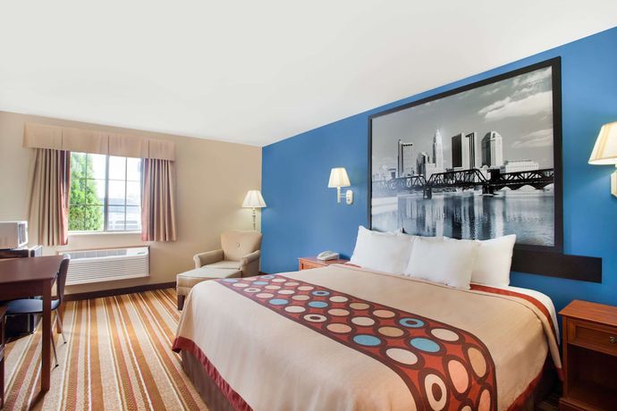 Imagen de la habitación del Hotel Super 8 by Wyndham Defiance. Foto 11