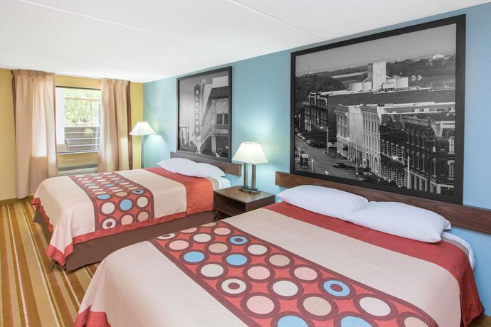 Imagen de la habitación del Hotel Super 8 by Wyndham Dothan. Foto 11