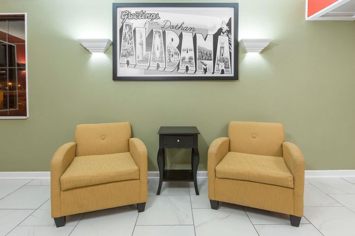 Imagen de los interiores del Hotel Super 8 by Wyndham Dothan. Foto 19