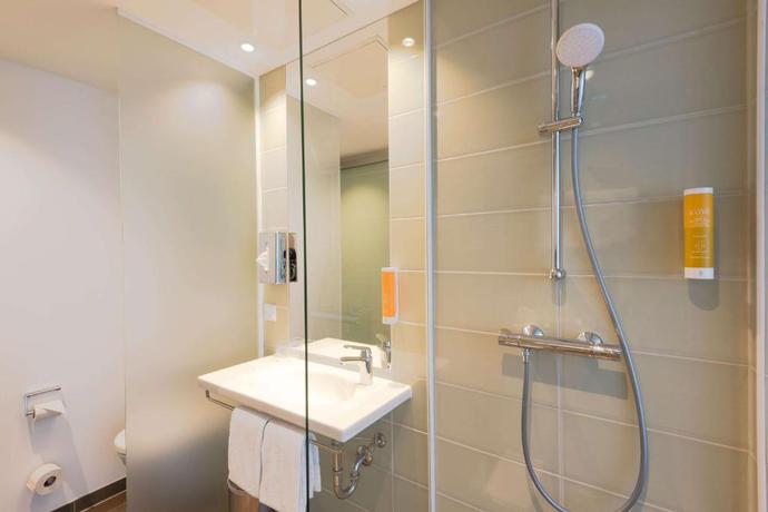 Imagen de la habitación del Hotel Super 8 by Wyndham Dresden. Foto 4