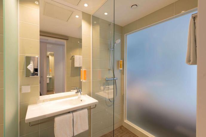 Imagen de la habitación del Hotel Super 8 by Wyndham Dresden. Foto 5