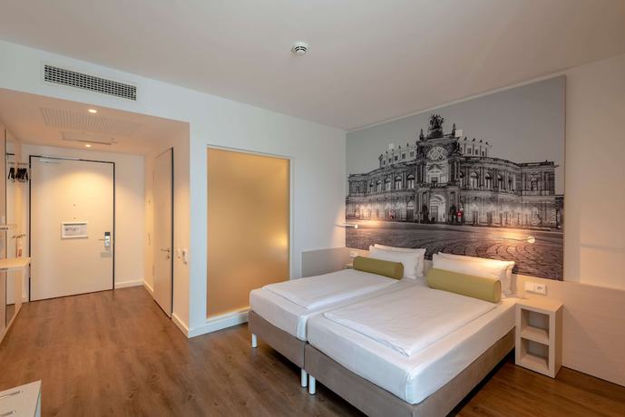 Imagen de la habitación del Hotel Super 8 by Wyndham Dresden. Foto 4