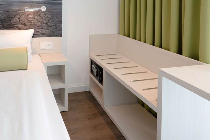 Imagen de la habitación del Hotel Super 8 by Wyndham Dresden. Foto 11