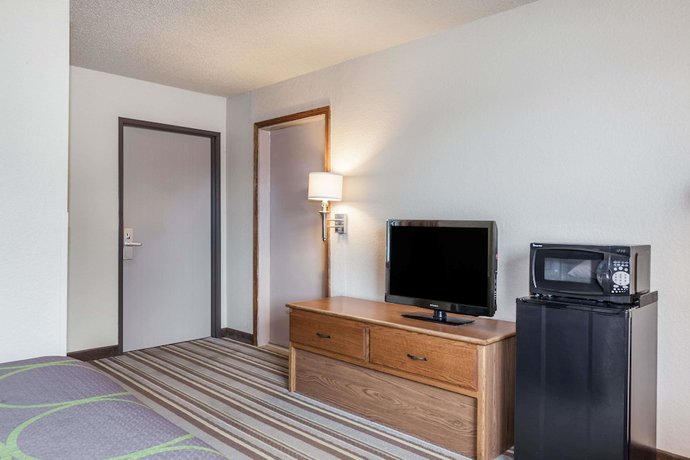 Imagen de la habitación del Hotel Super 8 by Wyndham Dunbar/Charleston Area. Foto 3