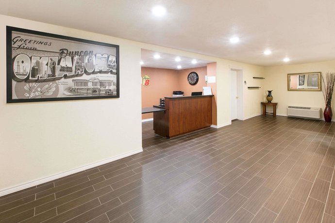 Imagen de los interiores del Hotel Super 8 by Wyndham Duncan. Foto 9