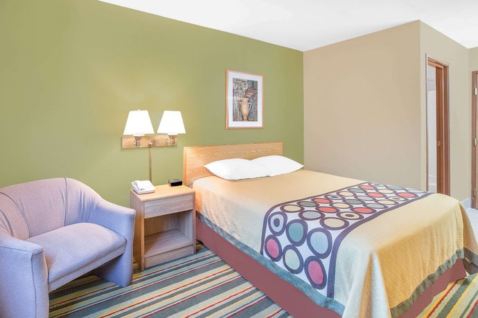 Imagen de la habitación del Hotel Super 8 by Wyndham East Moline. Foto 4
