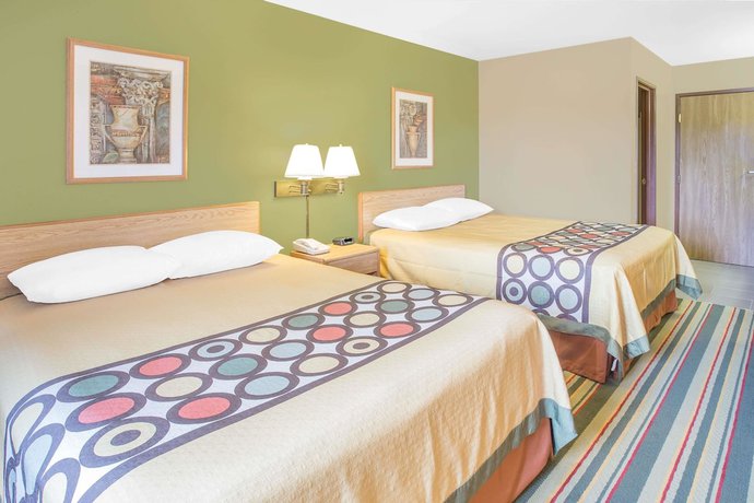 Imagen de la habitación del Hotel Super 8 by Wyndham East Moline. Foto 10