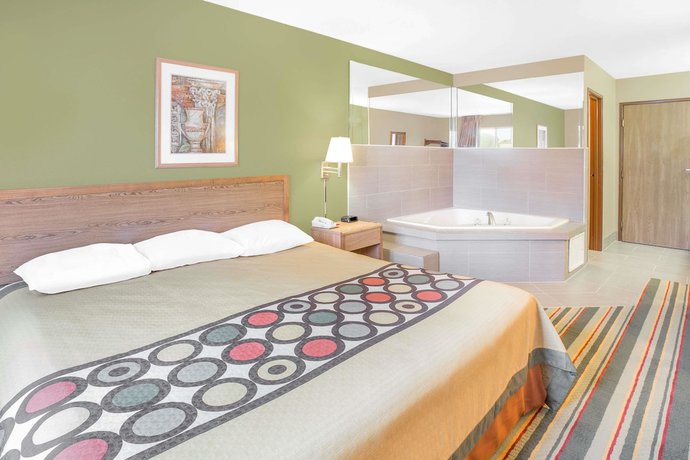 Imagen de la habitación del Hotel Super 8 by Wyndham East Moline. Foto 11