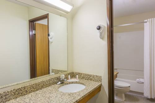 Imagen de la habitación del Hotel Super 8 by Wyndham East Stroudsburg/Poconos. Foto 5
