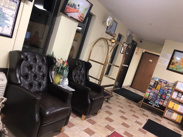 Imagen de los interiores del Hotel Super 8 by Wyndham Emporia. Foto 17