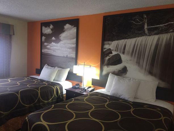 Imagen de la habitación del Hotel Super 8 by Wyndham Emporia. Foto 14