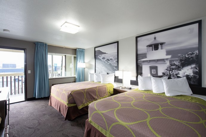 Imagen de la habitación del Hotel Super 8 by Wyndham Eureka. Foto 3