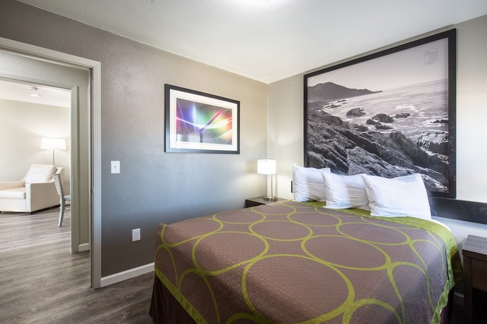 Imagen de la habitación del Hotel Super 8 by Wyndham Eureka. Foto 4