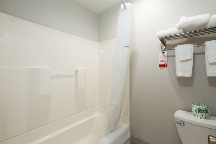 Imagen de la habitación del Hotel Super 8 by Wyndham Eureka. Foto 11