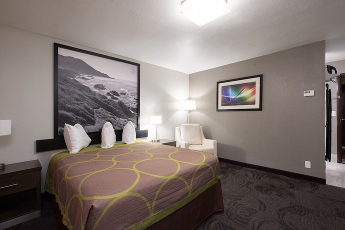 Imagen de la habitación del Hotel Super 8 by Wyndham Eureka. Foto 12