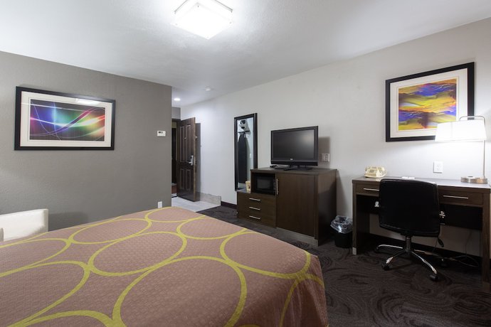 Imagen de la habitación del Hotel Super 8 by Wyndham Eureka. Foto 16