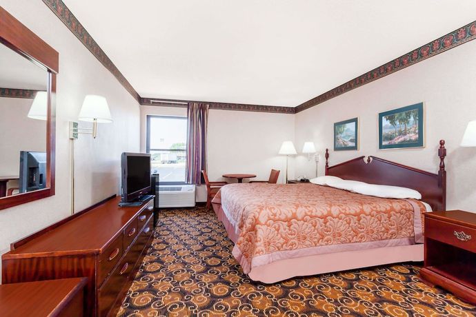 Imagen de la habitación del Hotel Super 8 by Wyndham Evansville North. Foto 6
