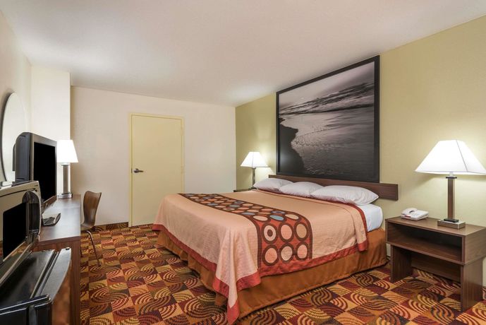 Imagen de la habitación del Hotel Super 8 by Wyndham Fayetteville, FAYETTEVILLE. Foto 3