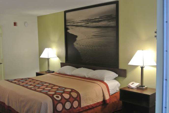 Imagen de la habitación del Hotel Super 8 by Wyndham Fayetteville, FAYETTEVILLE. Foto 4