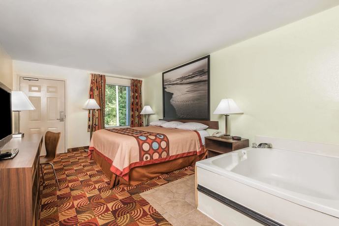 Imagen de la habitación del Hotel Super 8 by Wyndham Fayetteville, FAYETTEVILLE. Foto 5