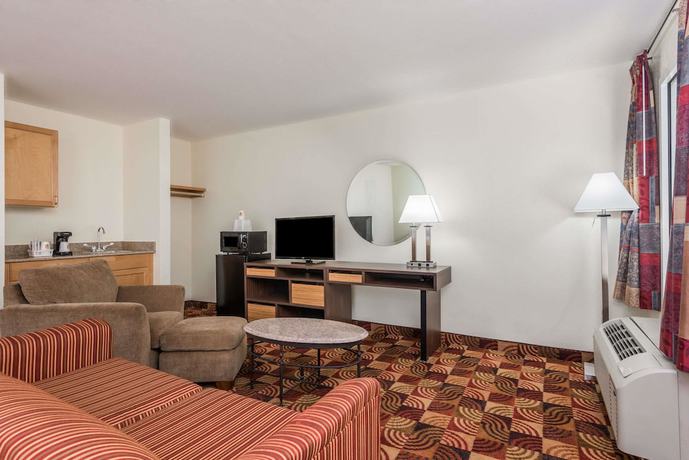 Imagen de la habitación del Hotel Super 8 by Wyndham Fayetteville, FAYETTEVILLE. Foto 13