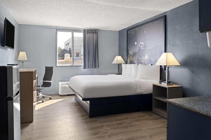 Imagen de la habitación del Hotel Super 8 by Wyndham Fort Wayne. Foto 9