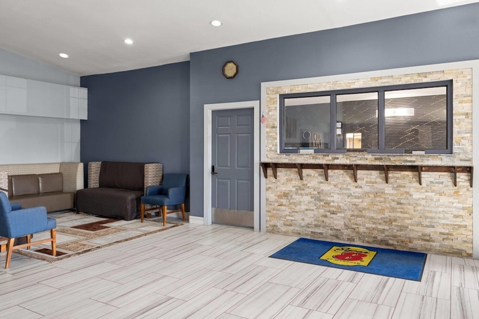 Imagen de los interiores del Hotel Super 8 by Wyndham Fort Wayne. Foto 14