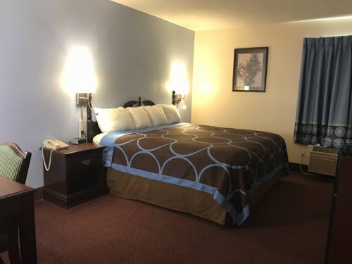 Imagen de la habitación del Hotel Super 8 by Wyndham Galesburg. Foto 2