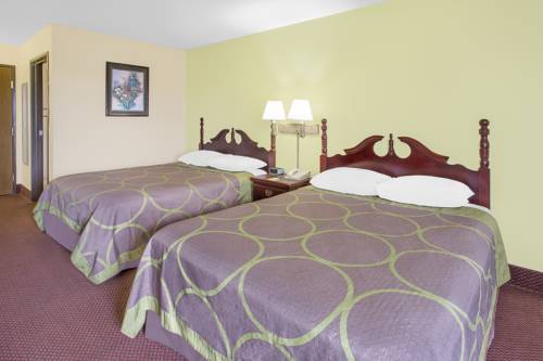 Imagen de la habitación del Hotel Super 8 by Wyndham Galesburg. Foto 8