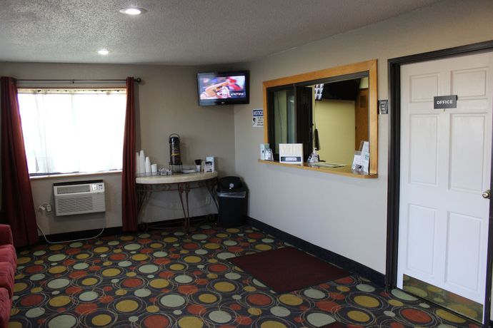 Imagen del bar/restaurante del Hotel Super 8 by Wyndham Grand Rapids/Wyoming. Foto 3