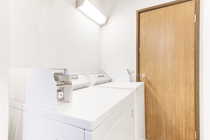 Imagen de los interiores del Hotel Super 8 by Wyndham Hagerstown I-70. Foto 15