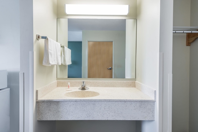 Imagen de la habitación del Hotel Super 8 by Wyndham Hagerstown/Halfway Area. Foto 7