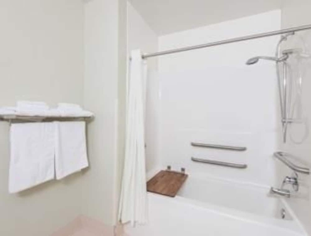 Imagen de la habitación del Hotel Super 8 by Wyndham Hagerstown/Halfway Area. Foto 14