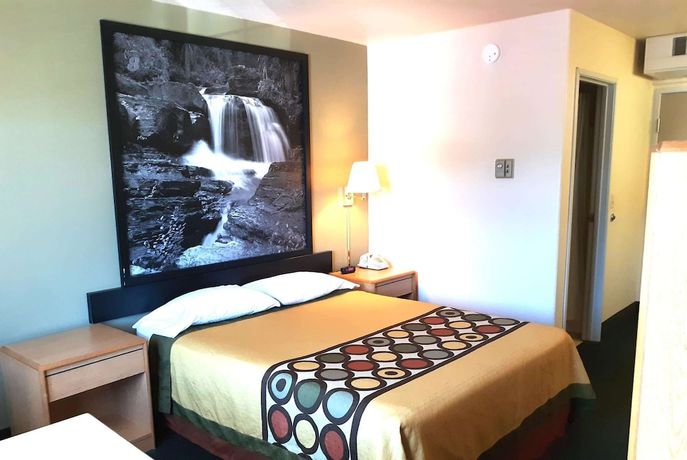 Imagen de la habitación del Hotel Super 8 by Wyndham Hamilton. Foto 9