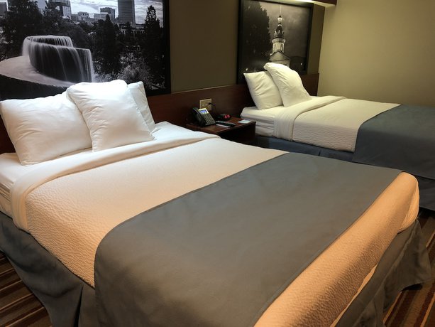 Imagen de la habitación del Hotel Super 8 by Wyndham Harbison/Parkridge Hospital. Foto 6