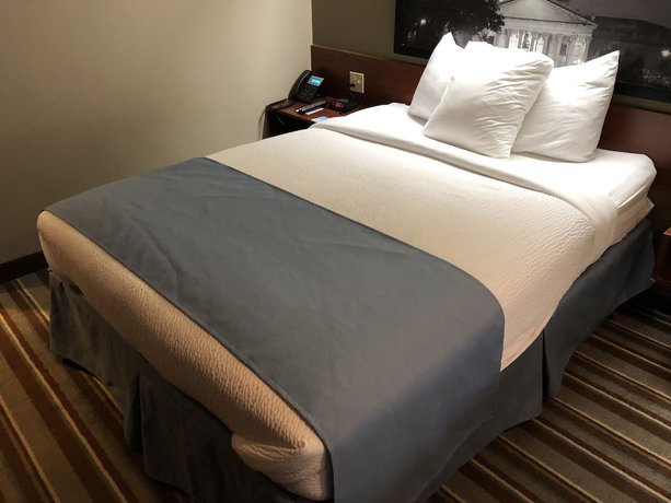 Imagen de la habitación del Hotel Super 8 by Wyndham Harbison/Parkridge Hospital. Foto 9