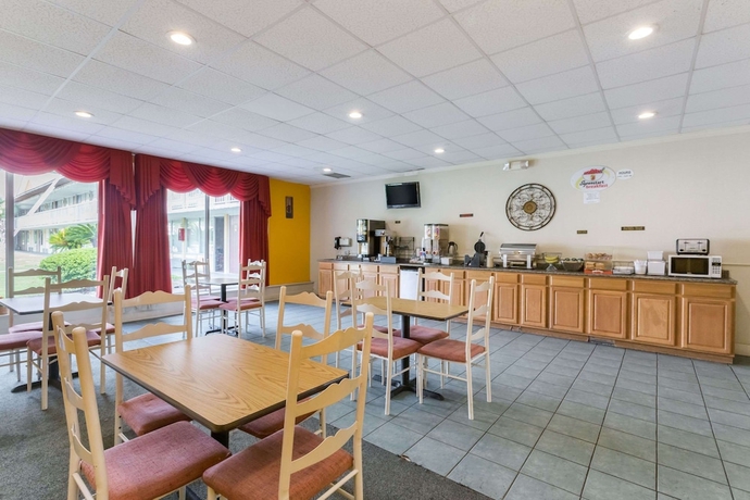 Imagen del bar/restaurante del Hotel Super 8 by Wyndham Hardeeville/Savannah North. Foto 3