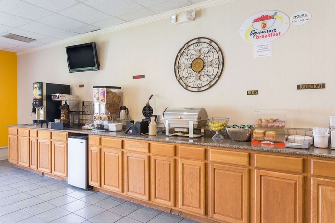 Imagen del bar/restaurante del Hotel Super 8 by Wyndham Hardeeville/Savannah North. Foto 4