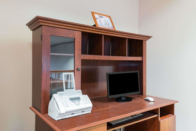 Imagen de los interiores del Hotel Super 8 by Wyndham Harrisburg Hershey North. Foto 14