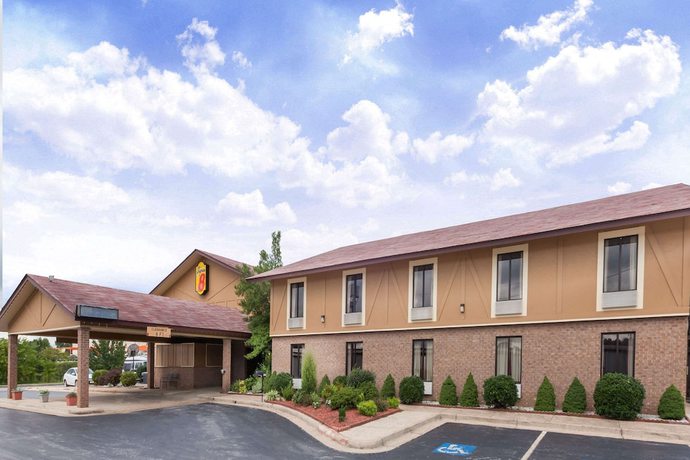 Imagen general del Hotel Super 8 by Wyndham Harrison AR. Foto 1