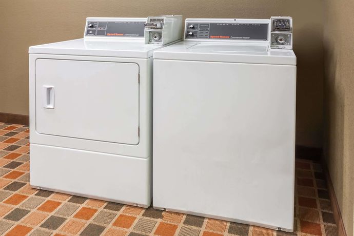 Imagen de los interiores del Hotel Super 8 by Wyndham Harrison AR. Foto 19