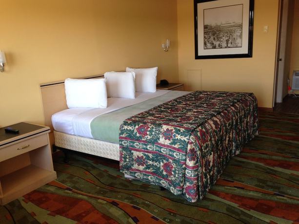 Imagen de la habitación del Hotel Super 8 by Wyndham Hazleton. Foto 4