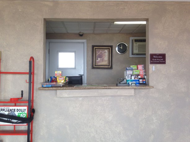 Imagen de los interiores del Hotel Super 8 by Wyndham Hazleton. Foto 13