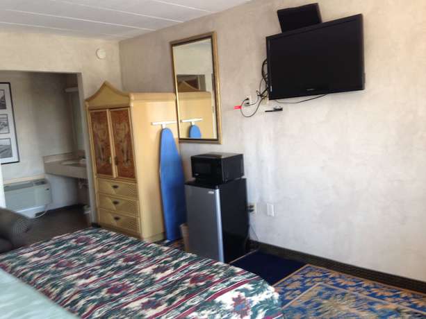 Imagen de la habitación del Hotel Super 8 by Wyndham Hazleton. Foto 7