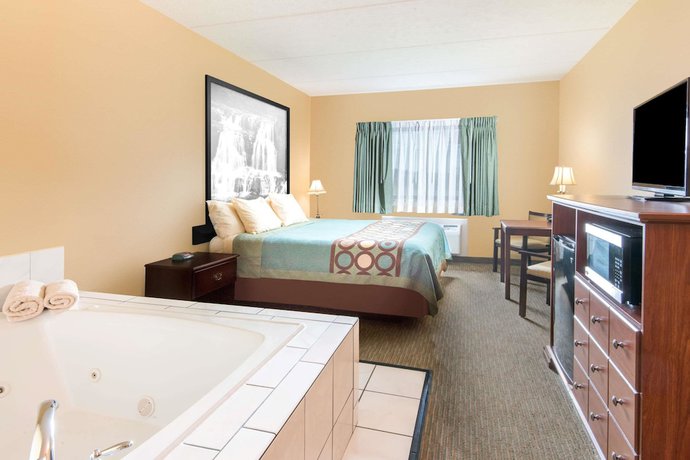 Imagen de la habitación del Hotel Super 8 by Wyndham Henrietta/Rochester Area. Foto 9