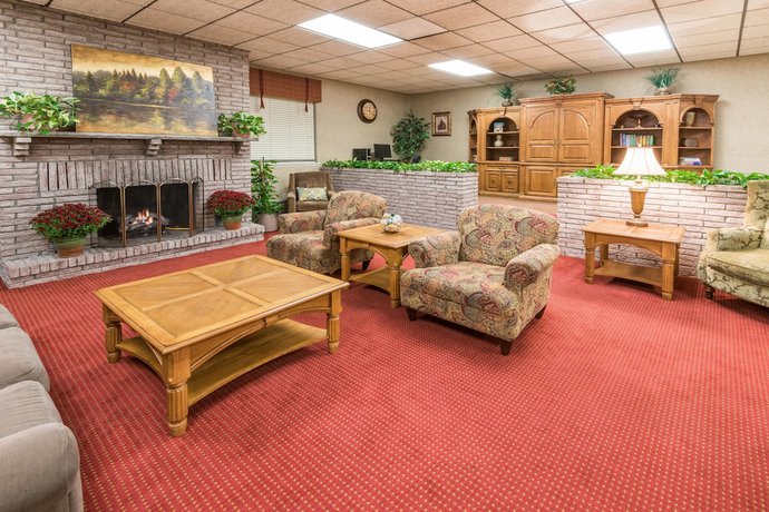 Imagen de los interiores del Hotel Super 8 by Wyndham Henrietta/Rochester Area. Foto 16