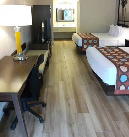 Imagen de la habitación del Hotel Super 8 by Wyndham Homestead Florida City Gateway to Keys. Foto 4