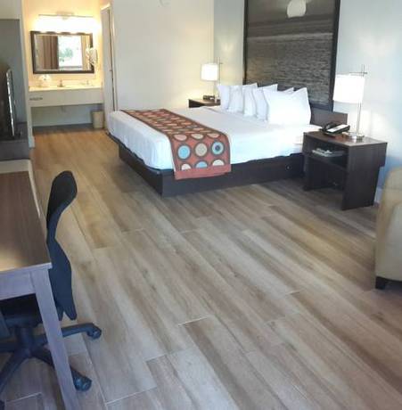 Imagen de la habitación del Hotel Super 8 by Wyndham Homestead Florida City Gateway to Keys. Foto 7