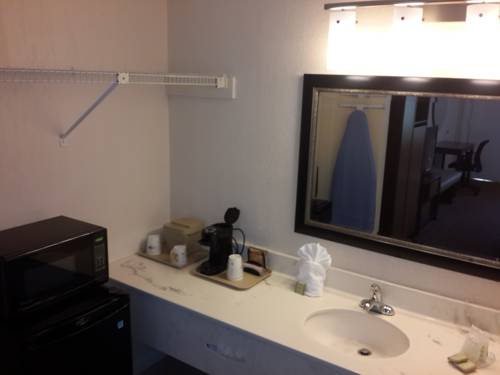 Imagen de la habitación del Hotel Super 8 by Wyndham Homestead Florida City Gateway to Keys. Foto 12